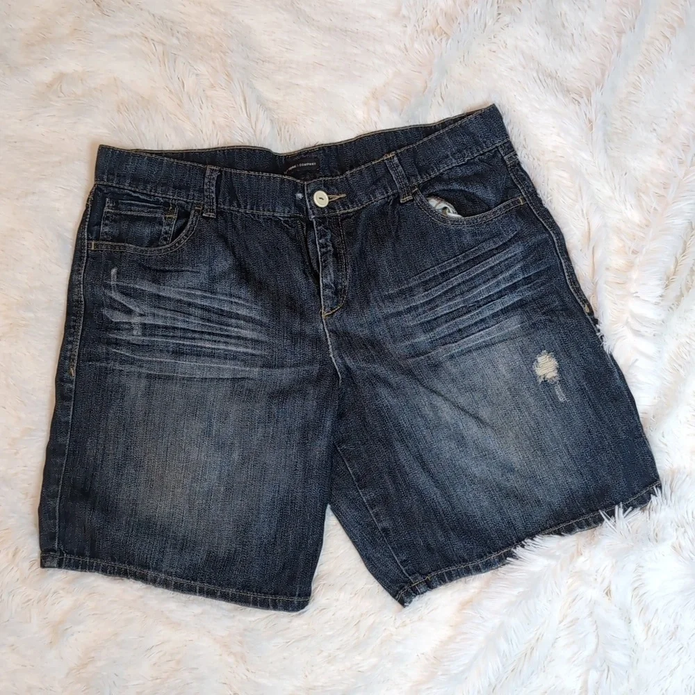 New York & Co High Waisted Dark Wash Distressed Denim Jean Shorts SZ 14